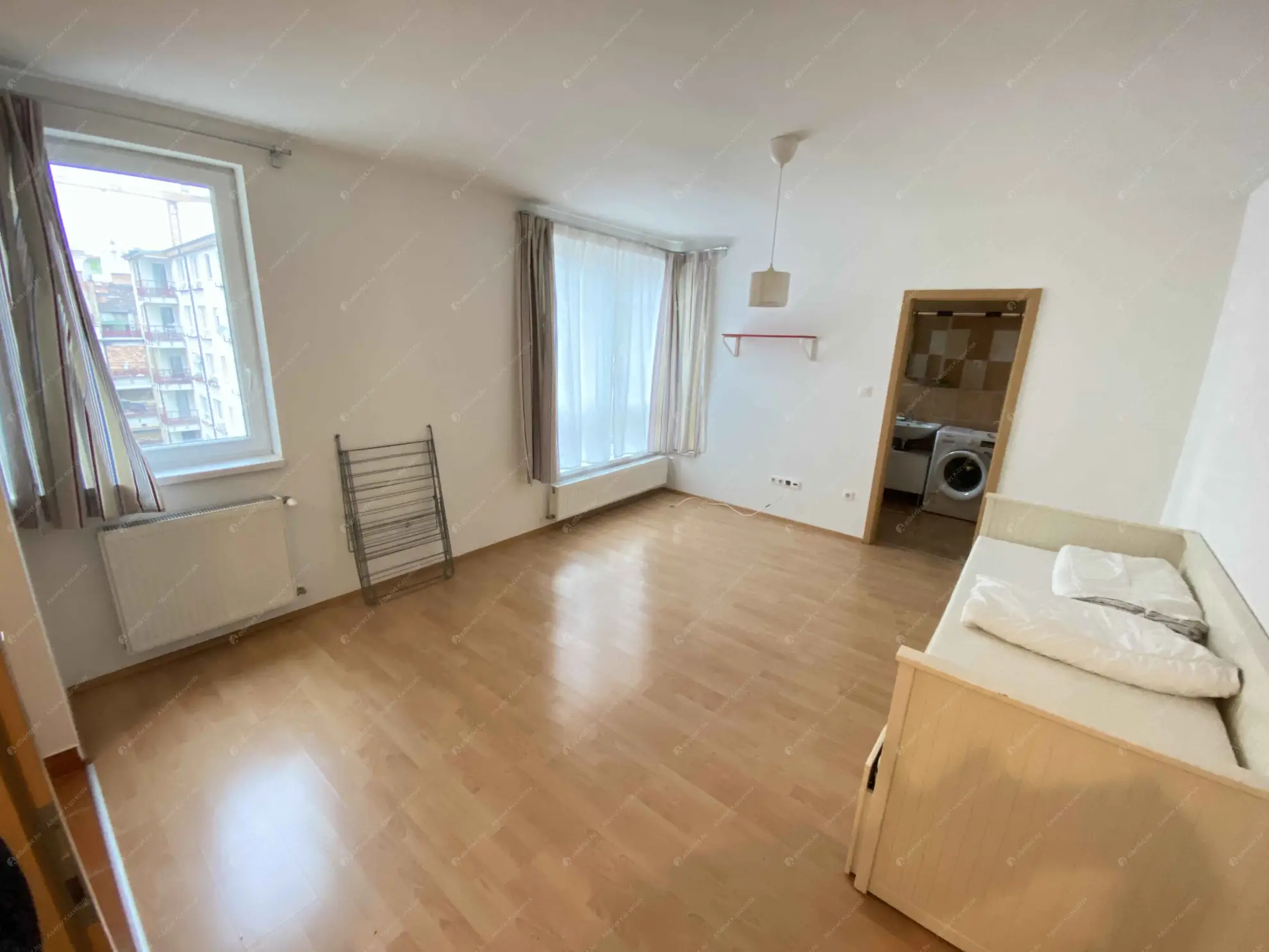 Kiadó albérlet 150000 Ft/hó áron: Budapest, VIII. kerület  Fecske utca. Mérete: 30 nm, 1 szobás | Alberlet.hu - 6570188