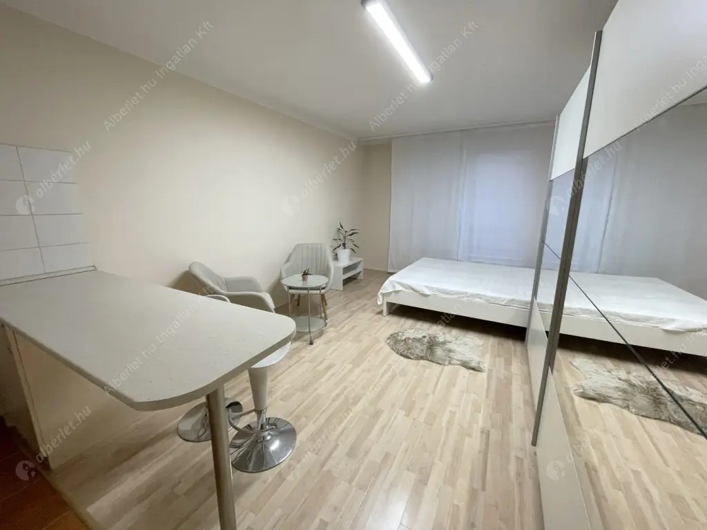 Kiadó albérlet 200000 Ft/hó áron: Budapest, VIII. kerület  Fecske utca. Mérete: 30 nm, 1 szobás | Alberlet.hu - 6577548