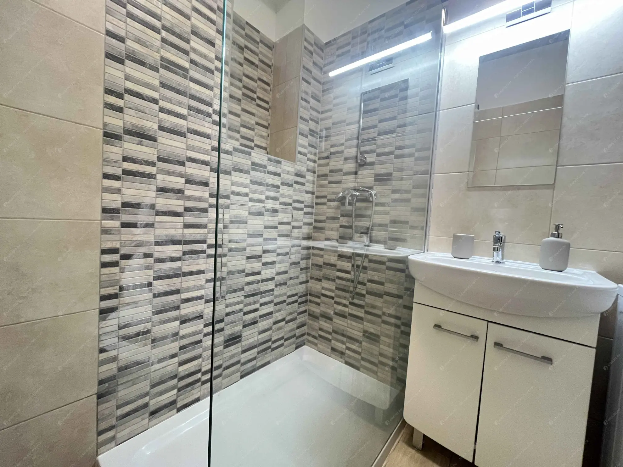 Kiadó albérlet 220000 Ft/hó áron: Budapest, VIII. kerület  Fecske utca. Mérete: 36 nm, 1 szobás | Alberlet.hu - 6592251