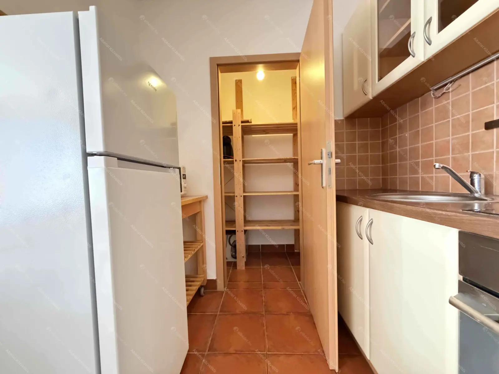 Kiadó albérlet 210000 Ft/hó áron: Budapest, VIII. kerület  Fecske utca. Mérete: 36 nm, 2 szobás | Alberlet.hu - 6674872