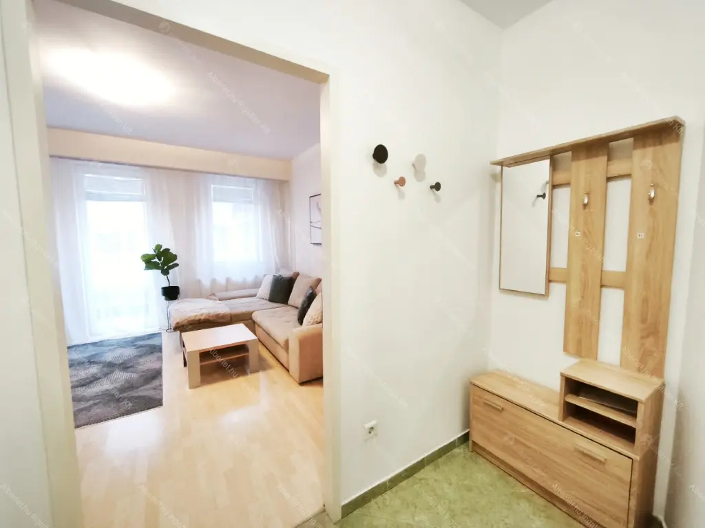 Kiadó albérlet 295000 Ft/hó áron: Budapest, VIII. kerület  Fecske utca. Mérete: 58 nm, 2 szobás | Alberlet.hu - 6693761