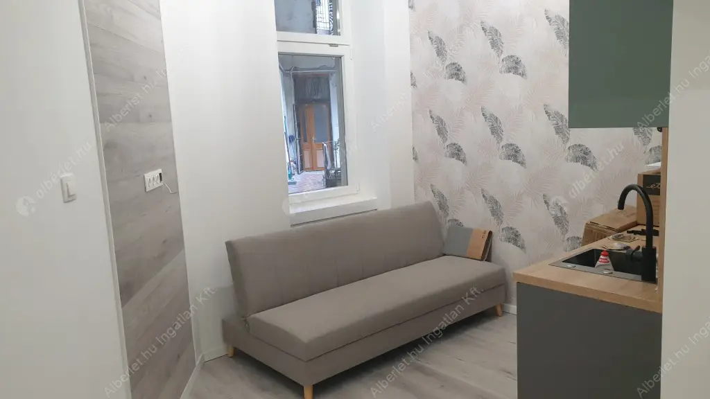 Kiadó albérlet 240000 Ft/hó áron: Budapest, VIII. kerület  Fiumei út. Mérete: 21 nm, 1 szobás | Alberlet.hu - 6565919