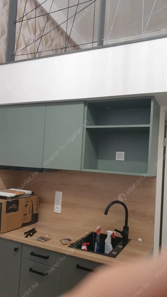 Kiadó albérlet 240000 Ft/hó áron: Budapest, VIII. kerület  Fiumei út. Mérete: 21 nm, 1 szobás | Alberlet.hu - 6565925
