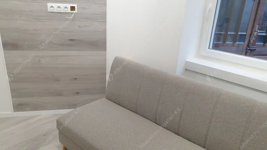 Kiadó albérlet 240000 Ft/hó áron: Budapest, VIII. kerület  Fiumei út. Mérete: 21 nm, 1 szobás | Alberlet.hu - 6592578