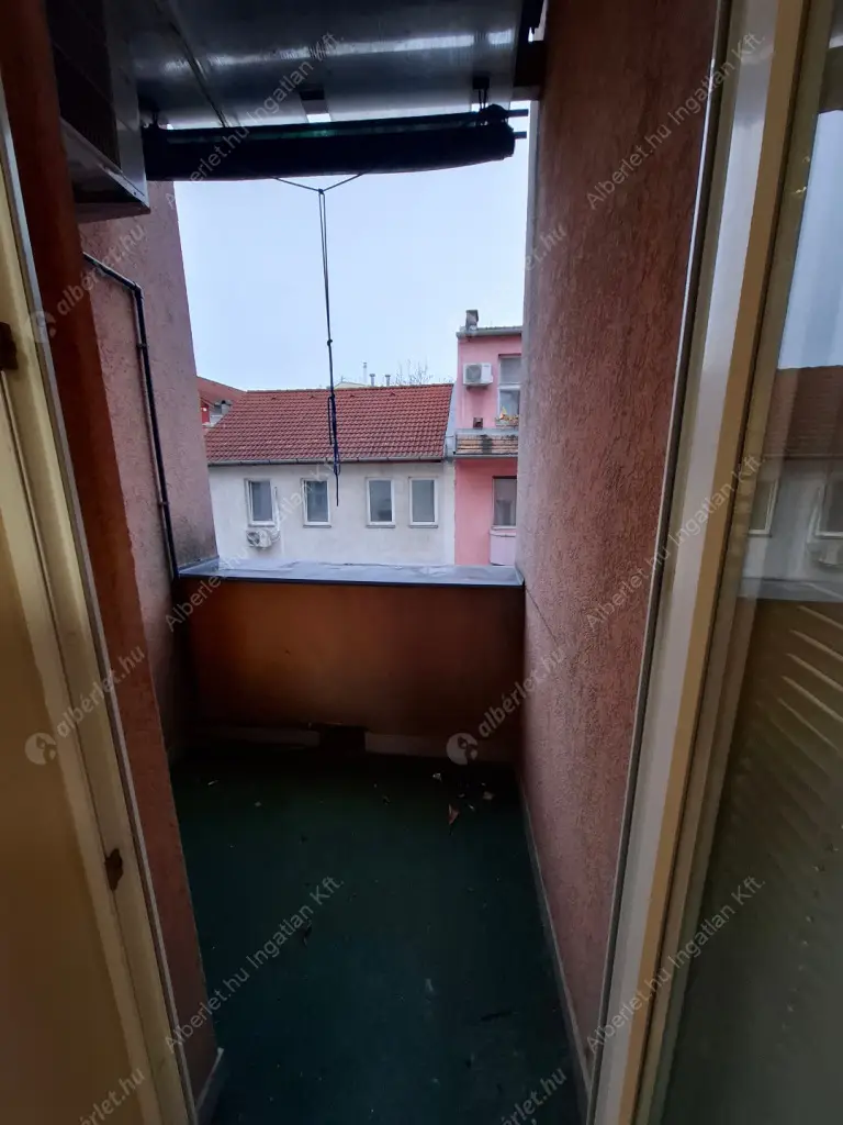 Kiadó albérlet 200000 Ft/hó áron: Budapest, VIII. kerület  Futó utca. Mérete: 42 nm, 1 szobás | Alberlet.hu - 6592954