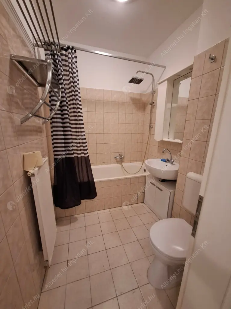 Kiadó albérlet 200000 Ft/hó áron: Budapest, VIII. kerület  Futó utca. Mérete: 42 nm, 1 szobás | Alberlet.hu - 6592959