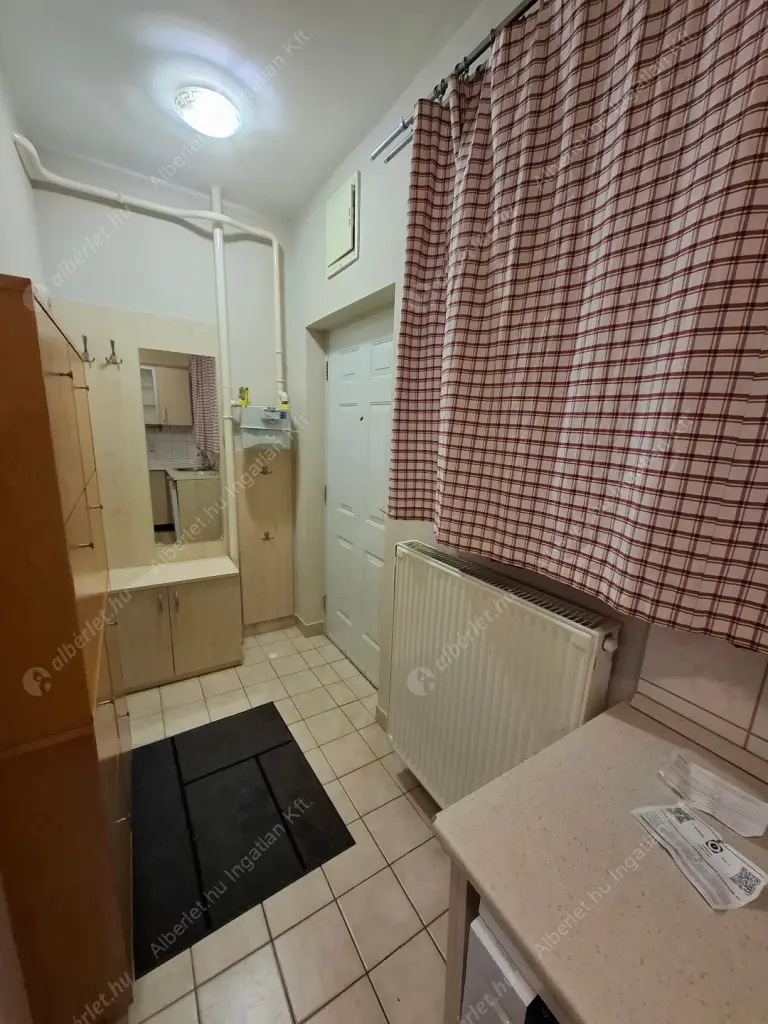 Kiadó albérlet 200000 Ft/hó áron: Budapest, VIII. kerület  Futó utca. Mérete: 42 nm, 1 szobás | Alberlet.hu - 6592960