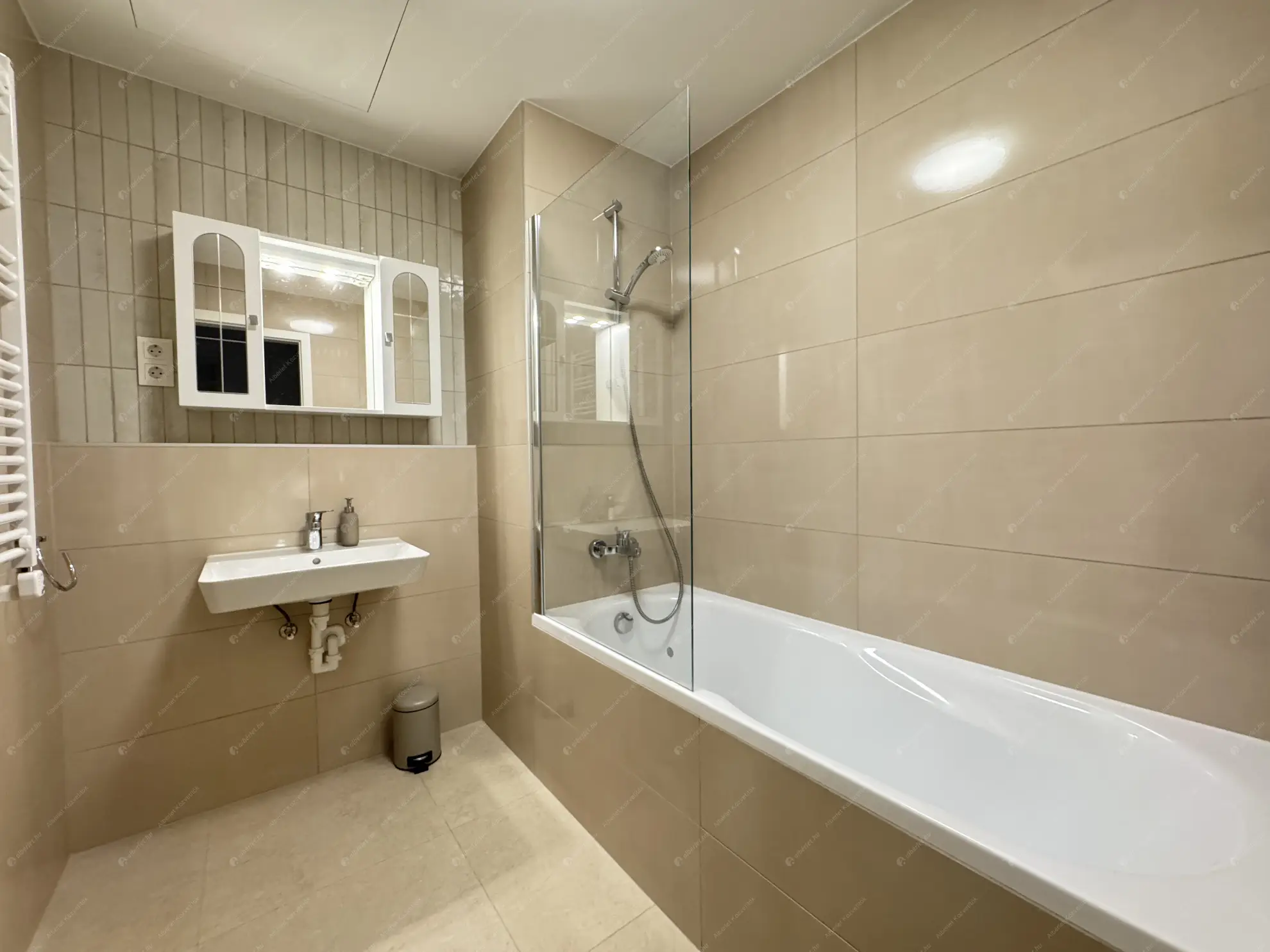 Kiadó albérlet 250000 Ft/hó áron: Budapest, VIII. kerület  Futó utca. Mérete: 49 nm, 2 szobás | Alberlet.hu - 6601656