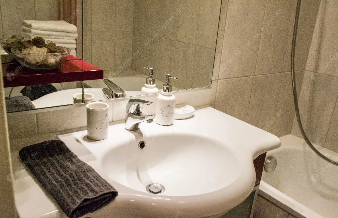 Kiadó albérlet 360000 Ft/hó áron: Budapest, VIII. kerület  Futó utca. Mérete: 61 nm, 1 szobás | Alberlet.hu - 6324259