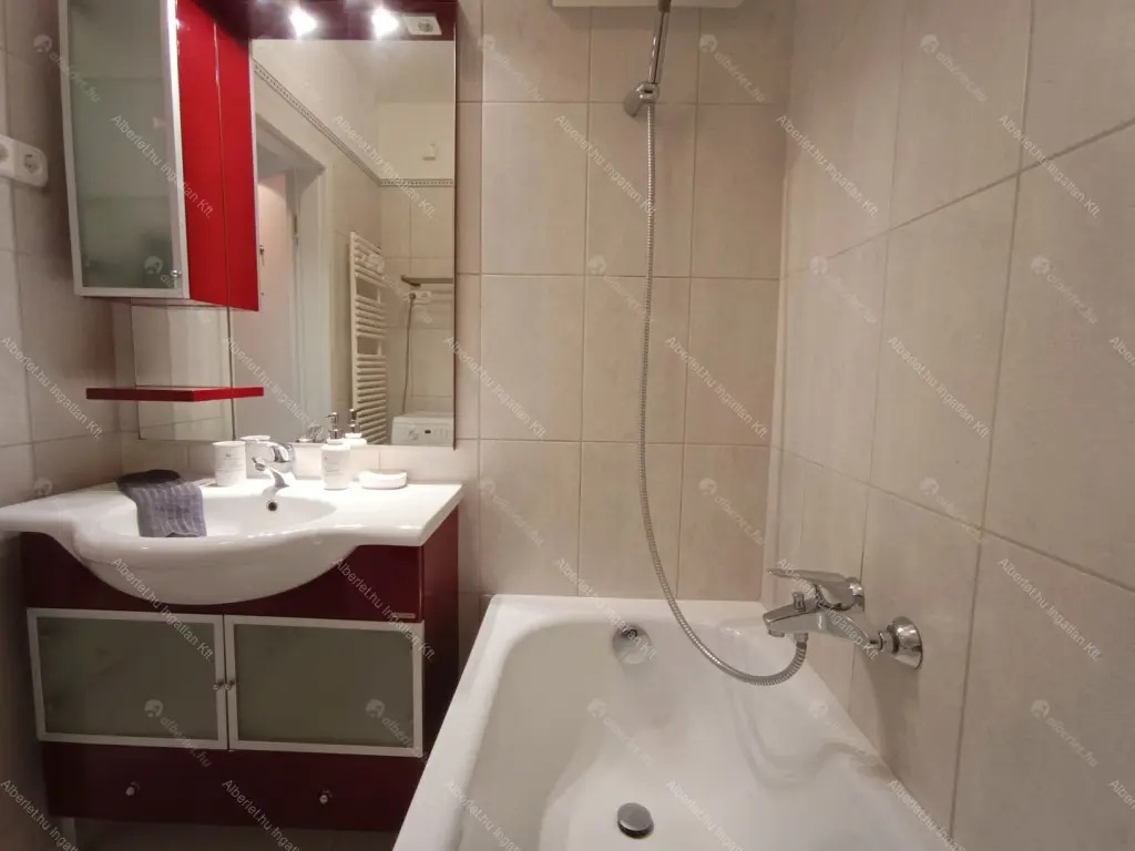 Kiadó albérlet 395000 Ft/hó áron: Budapest, VIII. kerület  Futó utca. Mérete: 61 nm, 1 szobás | Alberlet.hu - 6687411