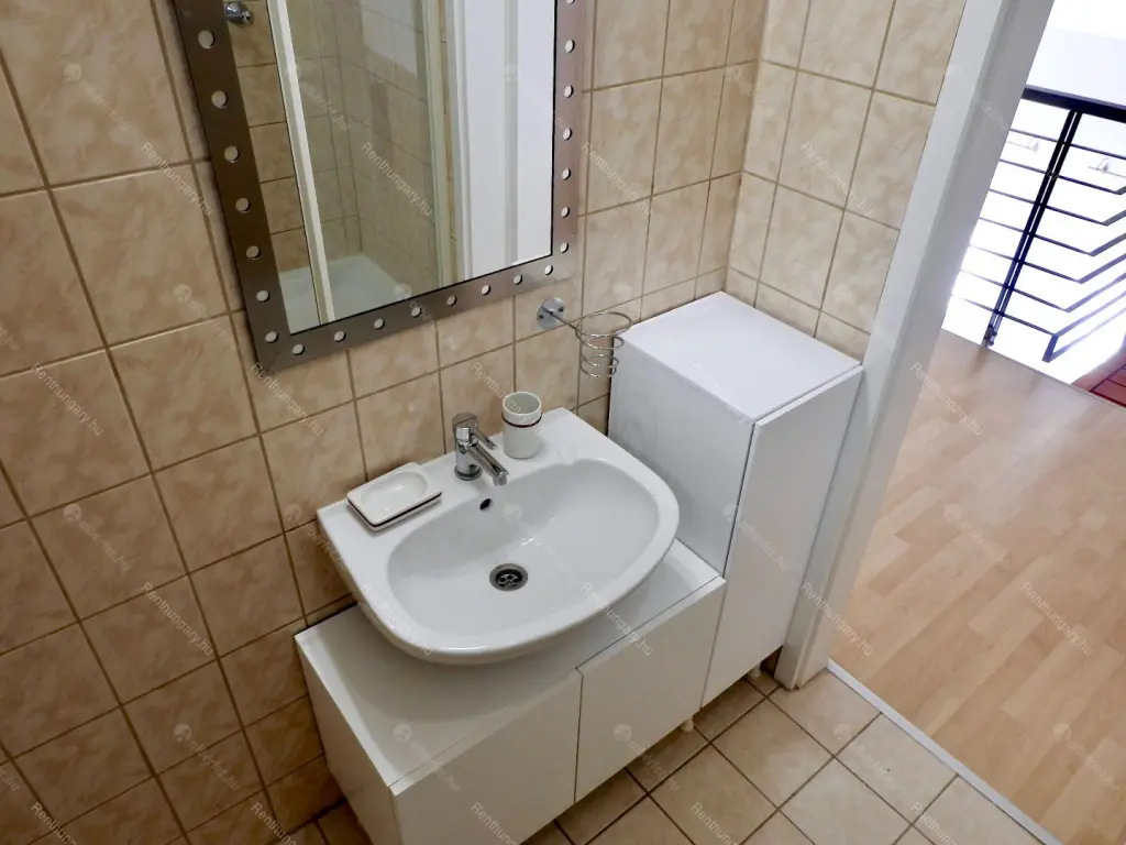 Kiadó albérlet 350000 Ft/hó áron: Budapest, VIII. kerület  Futó utca. Mérete: 71 nm, 1 szobás | Alberlet.hu - 6679849