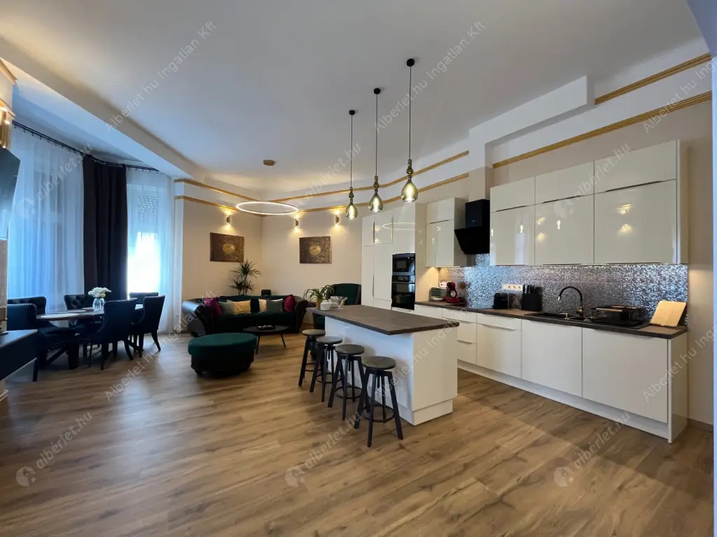 Kiadó albérlet 450000 Ft/hó áron: Budapest, VIII. kerület  Gutenberg tér. Mérete: 107 nm, 3 szobás | Alberlet.hu - 6575443