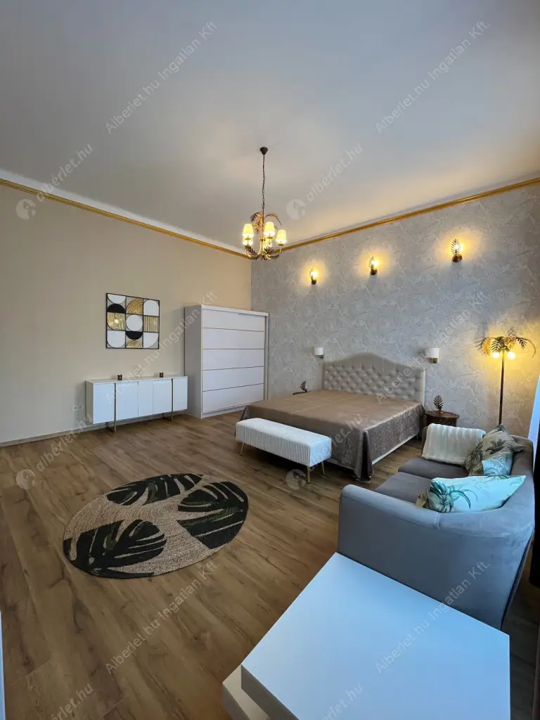 Kiadó albérlet 450000 Ft/hó áron: Budapest, VIII. kerület  Gutenberg tér. Mérete: 107 nm, 3 szobás | Alberlet.hu - 6575455