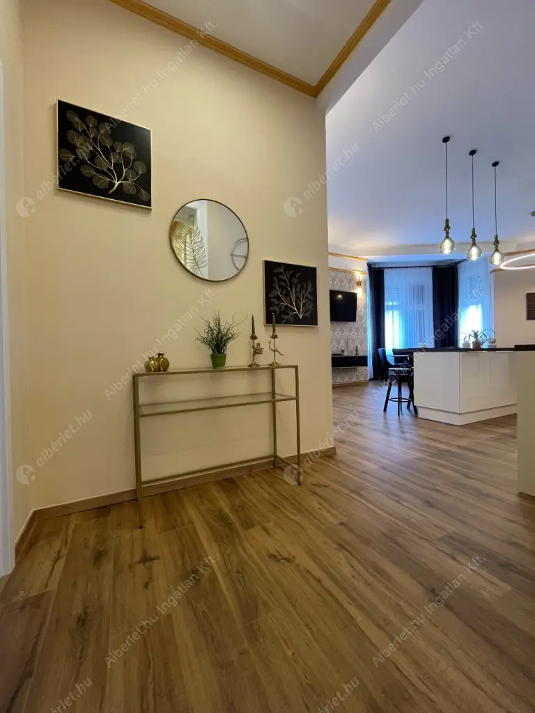 Kiadó albérlet 450000 Ft/hó áron: Budapest, VIII. kerület  Gutenberg tér. Mérete: 107 nm, 3 szobás | Alberlet.hu - 6575461