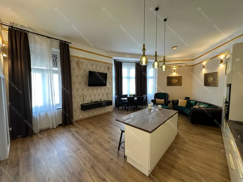 Kiadó albérlet 450000 Ft/hó áron: Budapest, VIII. kerület  Gutenberg tér. Mérete: 107 nm, 3 szobás | Alberlet.hu - 6702189