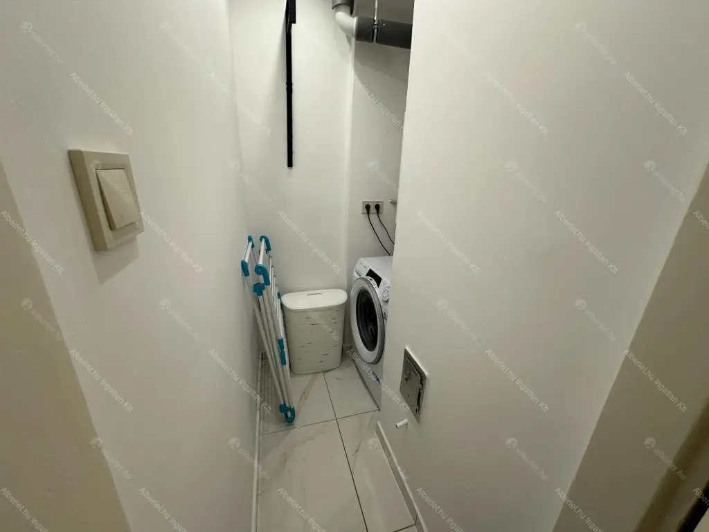 Kiadó albérlet 450000 Ft/hó áron: Budapest, VIII. kerület  Gutenberg tér. Mérete: 107 nm, 3 szobás | Alberlet.hu - 6702199