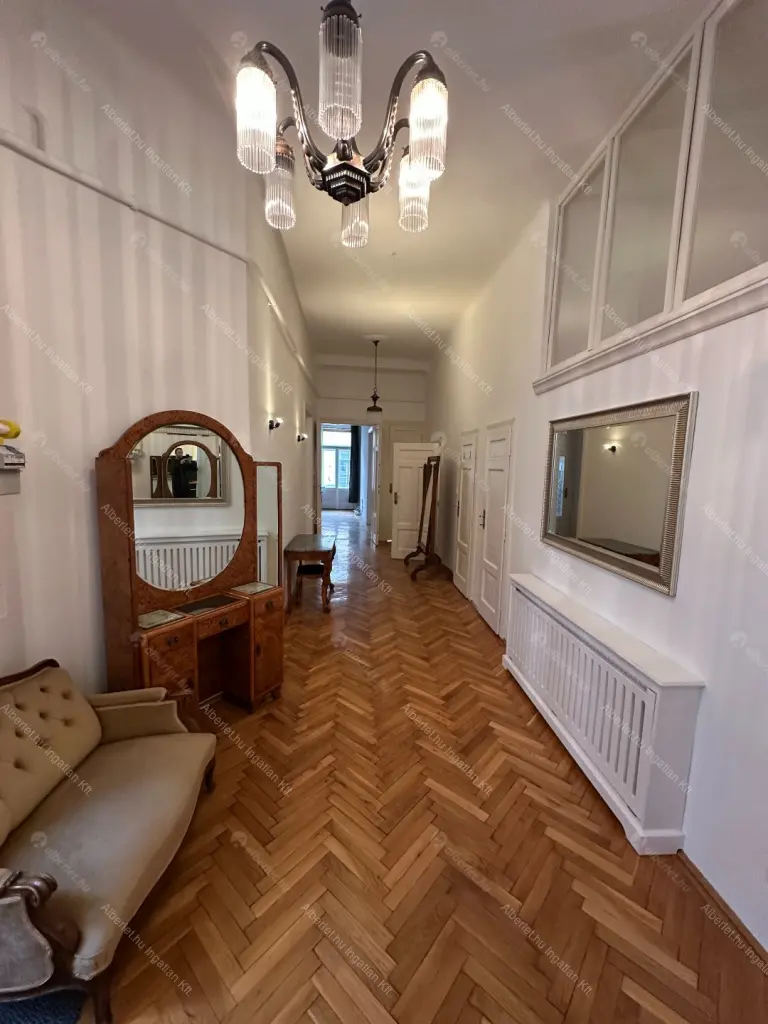 Kiadó albérlet 400000 Ft/hó áron: Budapest, VIII. kerület  Gutenberg tér. Mérete: 115 nm, 4 szobás | Alberlet.hu - 6659773