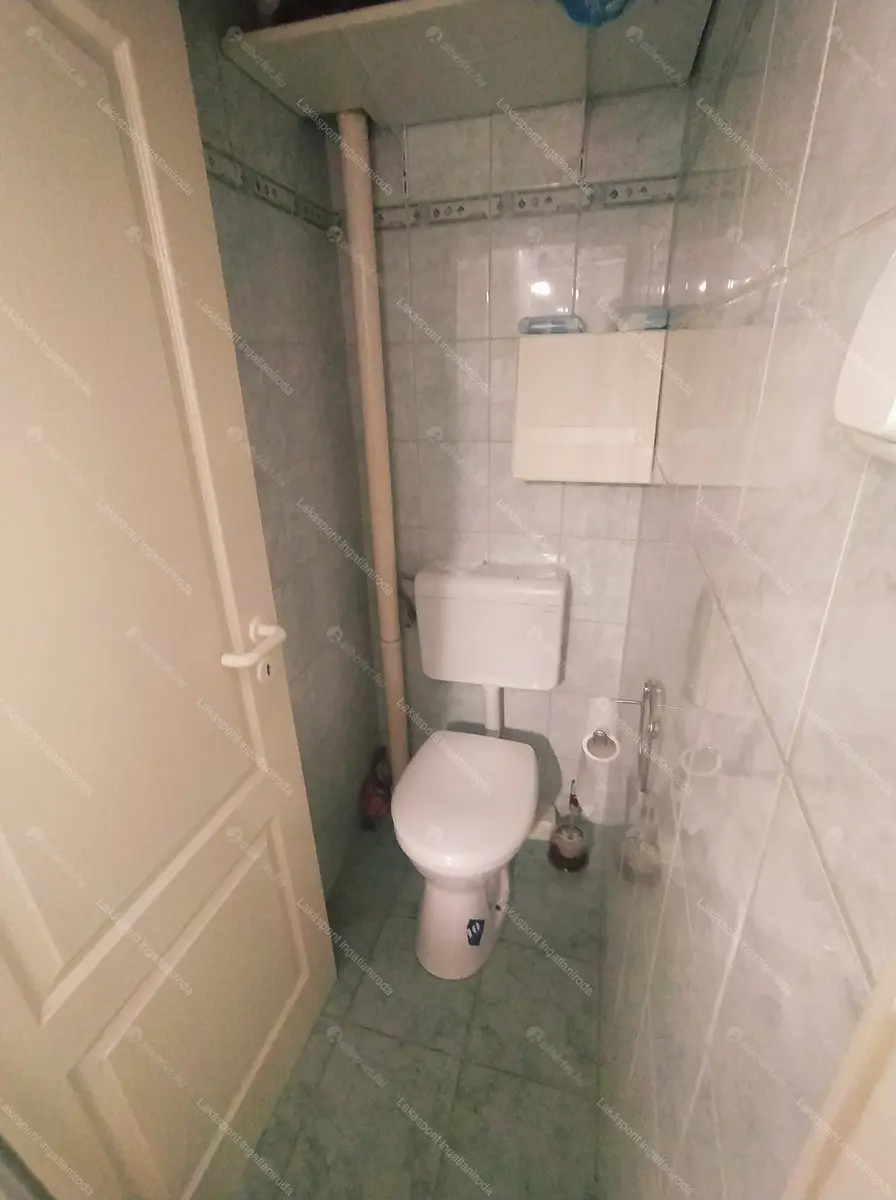 Kiadó albérlet 220000 Ft/hó áron: Budapest, VIII. kerület  Harminckettesek tere. Mérete: 50 nm, 2 szobás | Alberlet.hu - 6674833