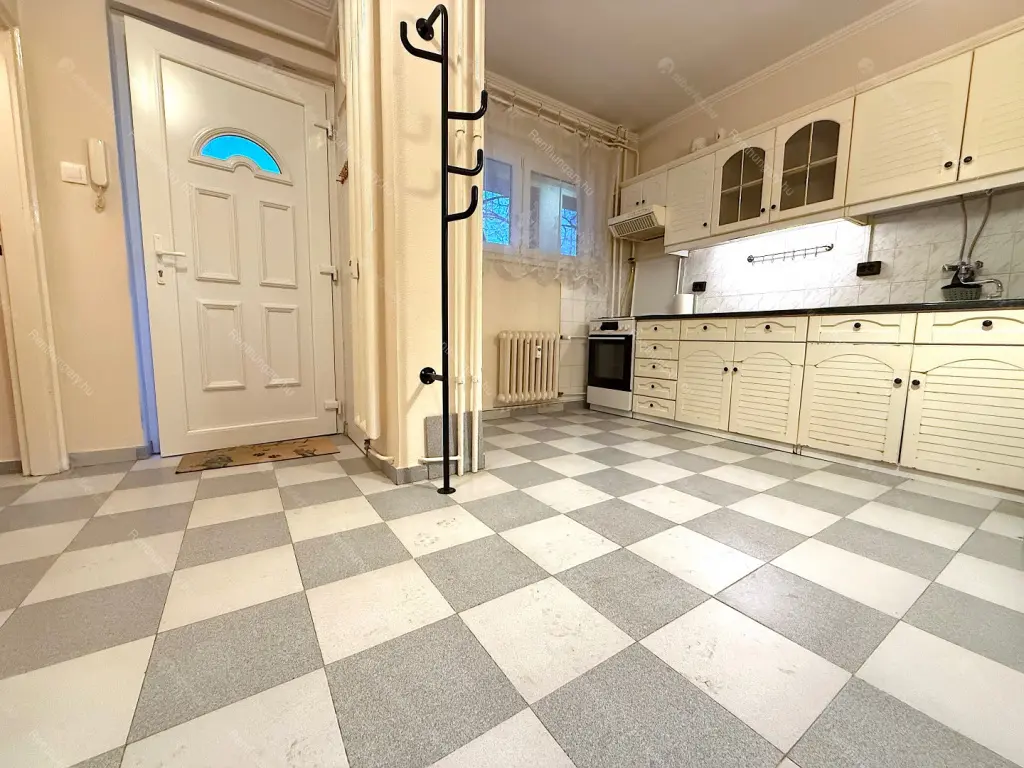 Kiadó albérlet 230000 Ft/hó áron: Budapest, VIII. kerület  Harminckettesek tere. Mérete: 55 nm, 1 szobás | Alberlet.hu - 6643985