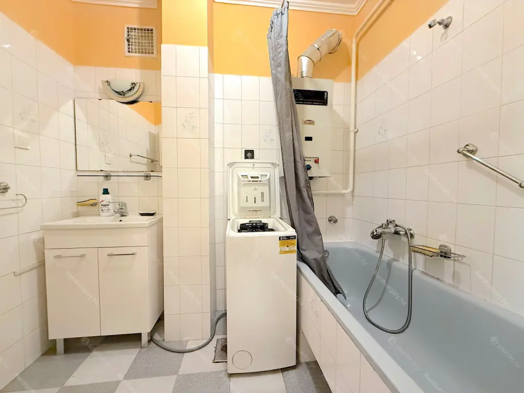 Kiadó albérlet 230000 Ft/hó áron: Budapest, VIII. kerület  Harminckettesek tere. Mérete: 55 nm, 1 szobás | Alberlet.hu - 6643988