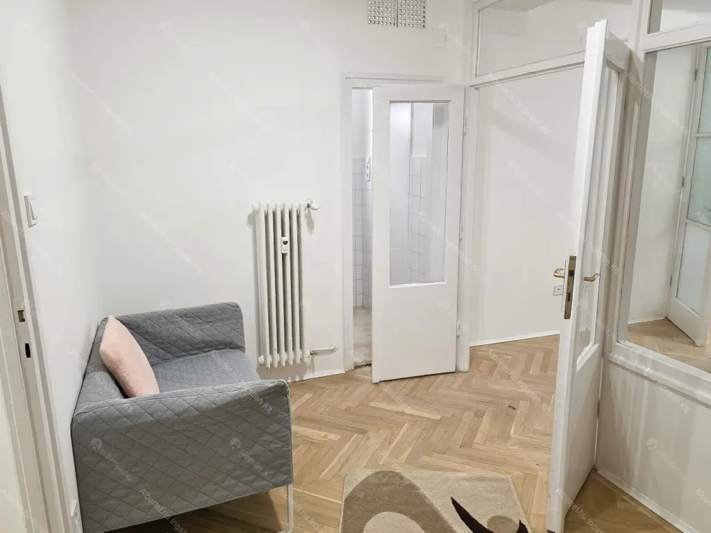 Kiadó albérlet 300000 Ft/hó áron: Budapest, VIII. kerület  Harminckettesek tere. Mérete: 64 nm, 1 szobás | Alberlet.hu - 6677918