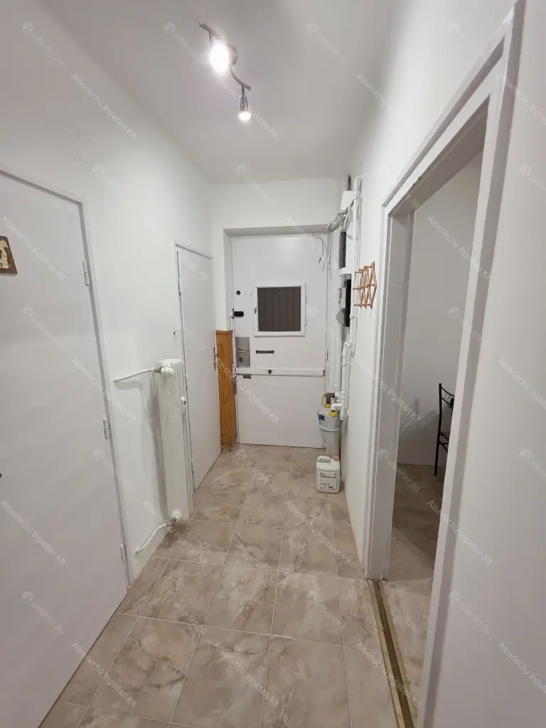 Kiadó albérlet 300000 Ft/hó áron: Budapest, VIII. kerület  Harminckettesek tere. Mérete: 64 nm, 1 szobás | Alberlet.hu - 6677920