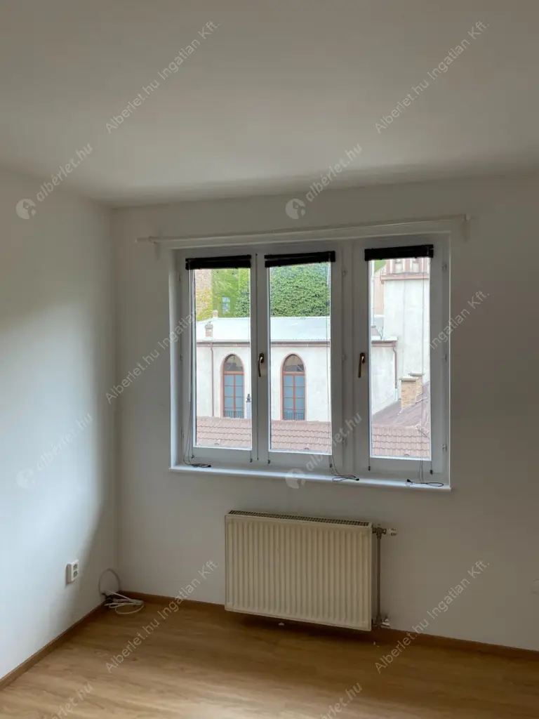 Kiadó albérlet 200000 Ft/hó áron: Budapest, VIII. kerület  Hock János utca. Mérete: 39 nm, 1 szobás | Alberlet.hu - 6619360