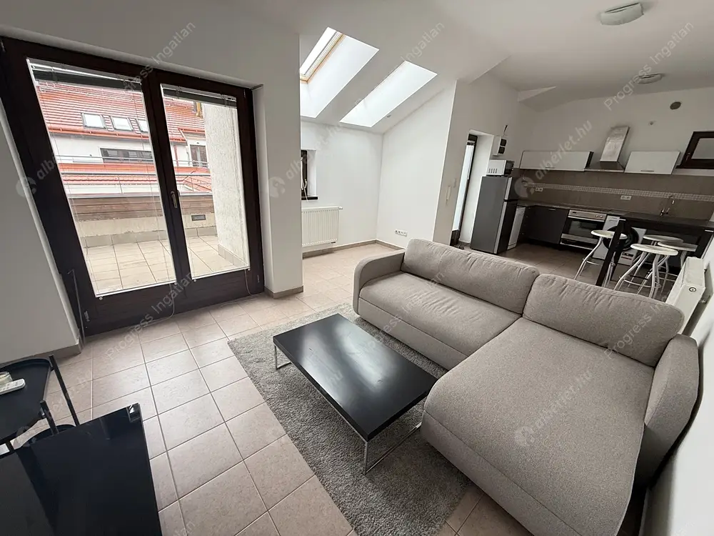 Kiadó albérlet 270000 Ft/hó áron: Budapest, VIII. kerület  Högyes Endre  . Mérete: 53 nm, 2 szobás | Alberlet.hu - 6638830