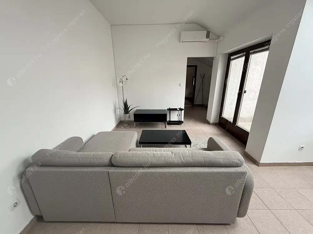 Kiadó albérlet 270000 Ft/hó áron: Budapest, VIII. kerület  Högyes Endre  . Mérete: 53 nm, 2 szobás | Alberlet.hu - 6638835