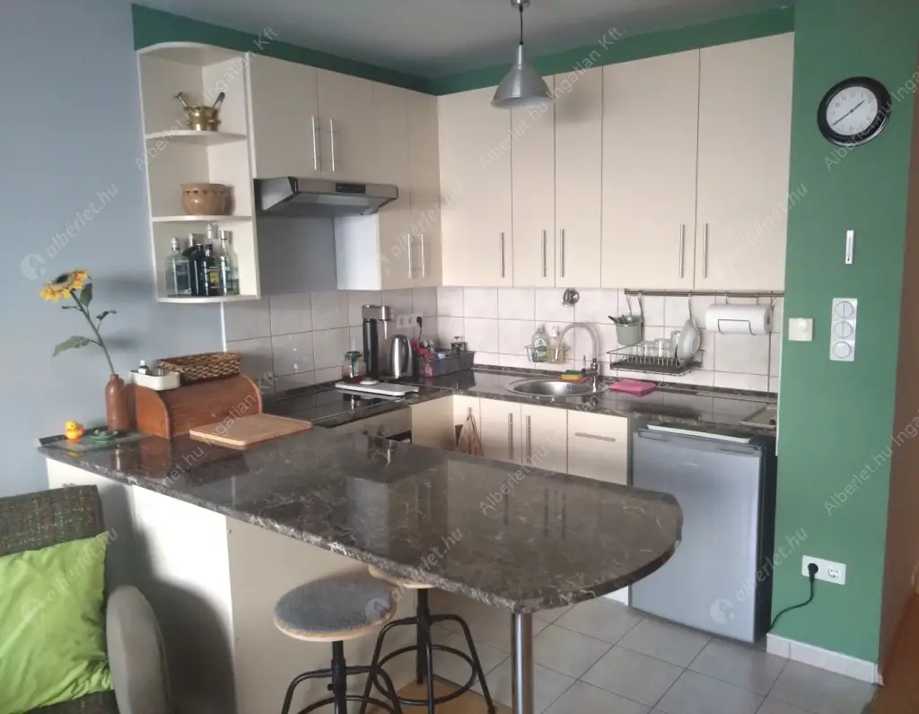 Kiadó albérlet 280000 Ft/hó áron: Budapest, VIII. kerület  Horánszky utca. Mérete: 30 nm, 1 szobás | Alberlet.hu - 6616165