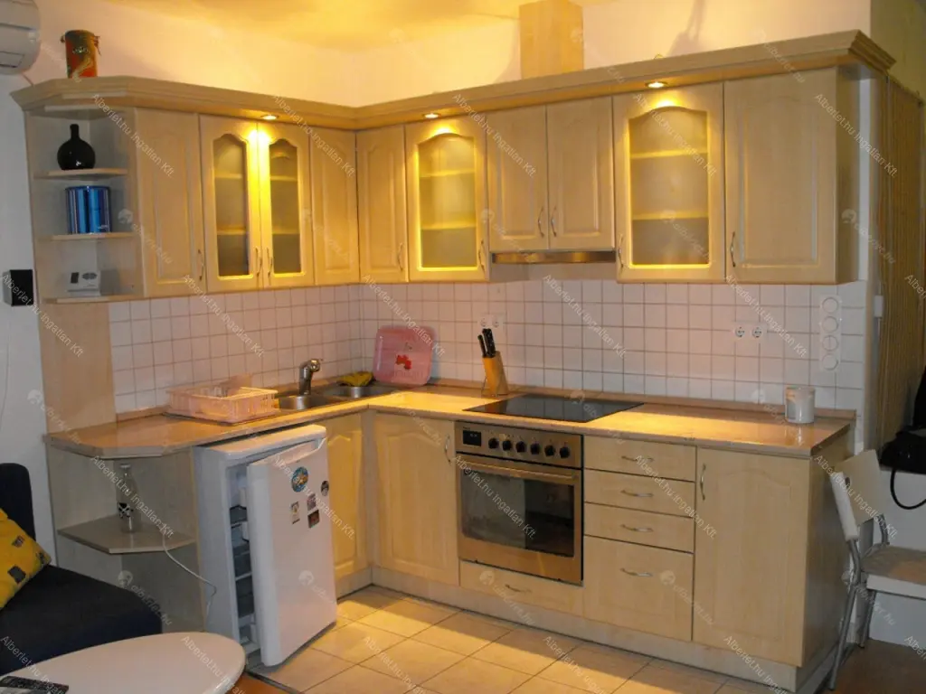 Kiadó albérlet 270000 Ft/hó áron: Budapest, VIII. kerület  Horánszky utca. Mérete: 40 nm, 1 szobás | Alberlet.hu - 6699879