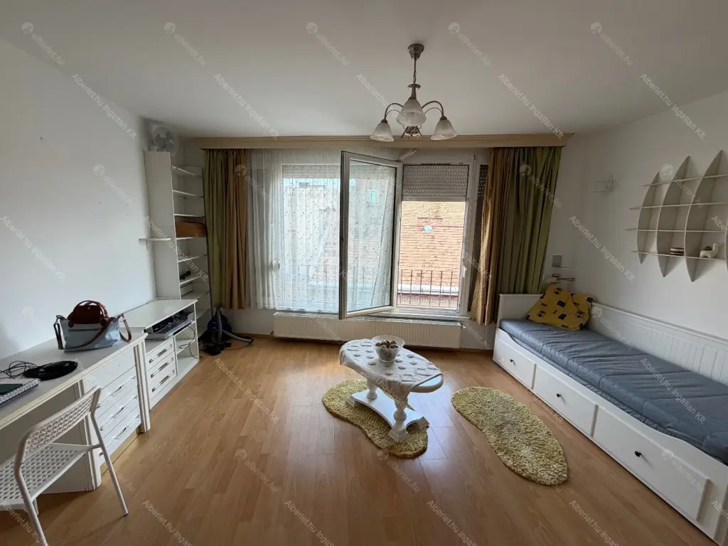 Kiadó albérlet 235000 Ft/hó áron: Budapest, VIII. kerület  Horánszky utca. Mérete: 40 nm, 1 szobás | Alberlet.hu - 6806632