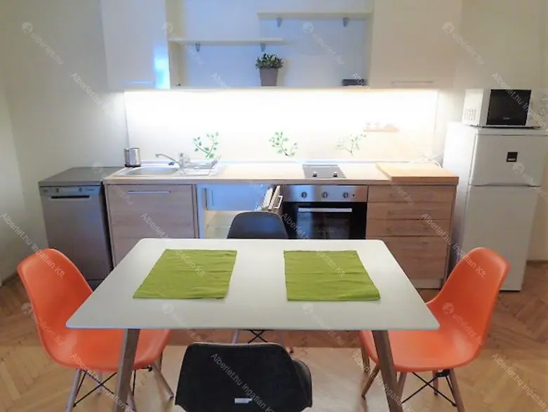 Kiadó albérlet 340000 Ft/hó áron: Budapest, VIII. kerület  Horánszky utca. Mérete: 80 nm, 3 szobás | Alberlet.hu - 6687046