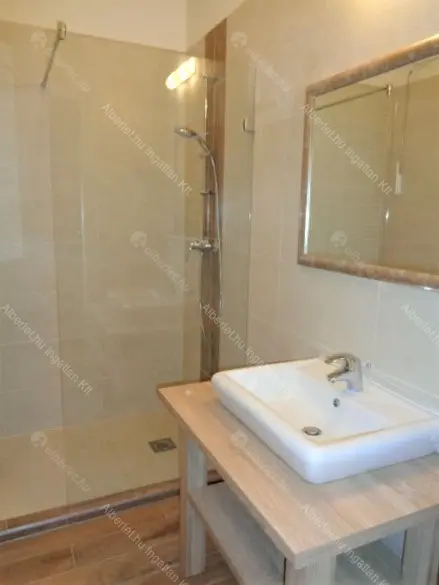 Kiadó albérlet 340000 Ft/hó áron: Budapest, VIII. kerület  Horánszky utca. Mérete: 80 nm, 3 szobás | Alberlet.hu - 6687051