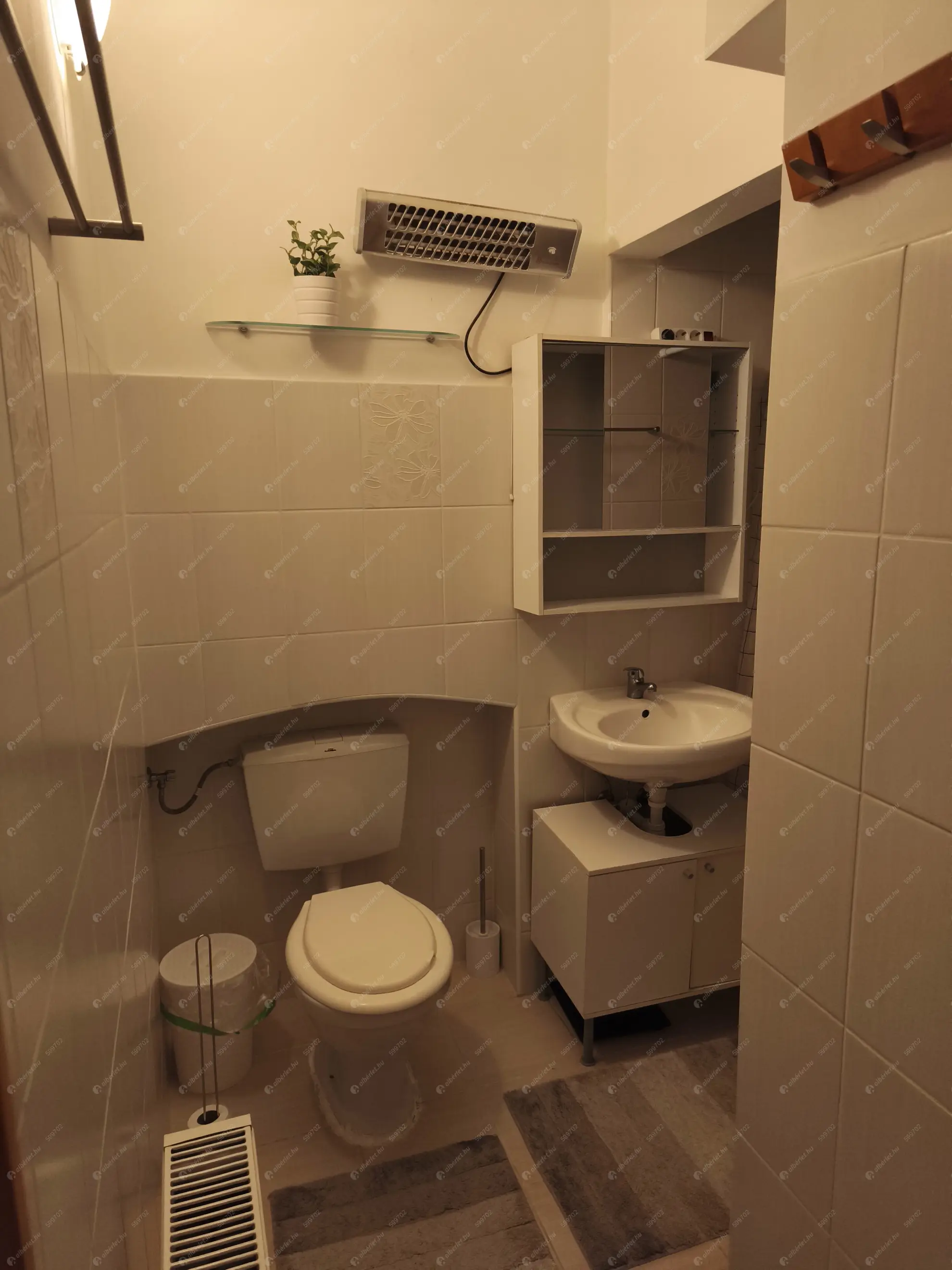 Kiadó albérlet 180000 Ft/hó áron: Budapest, VIII. kerület  Horváth Mihály tér. Mérete: 35 nm, 1 szobás | Alberlet.hu - 6633108