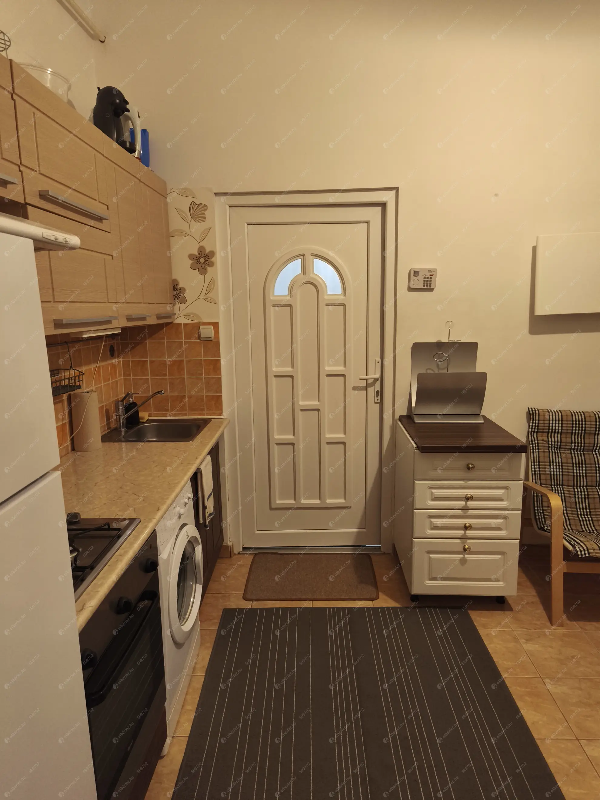 Kiadó albérlet 180000 Ft/hó áron: Budapest, VIII. kerület  Horváth Mihály tér. Mérete: 35 nm, 1 szobás | Alberlet.hu - 6633112