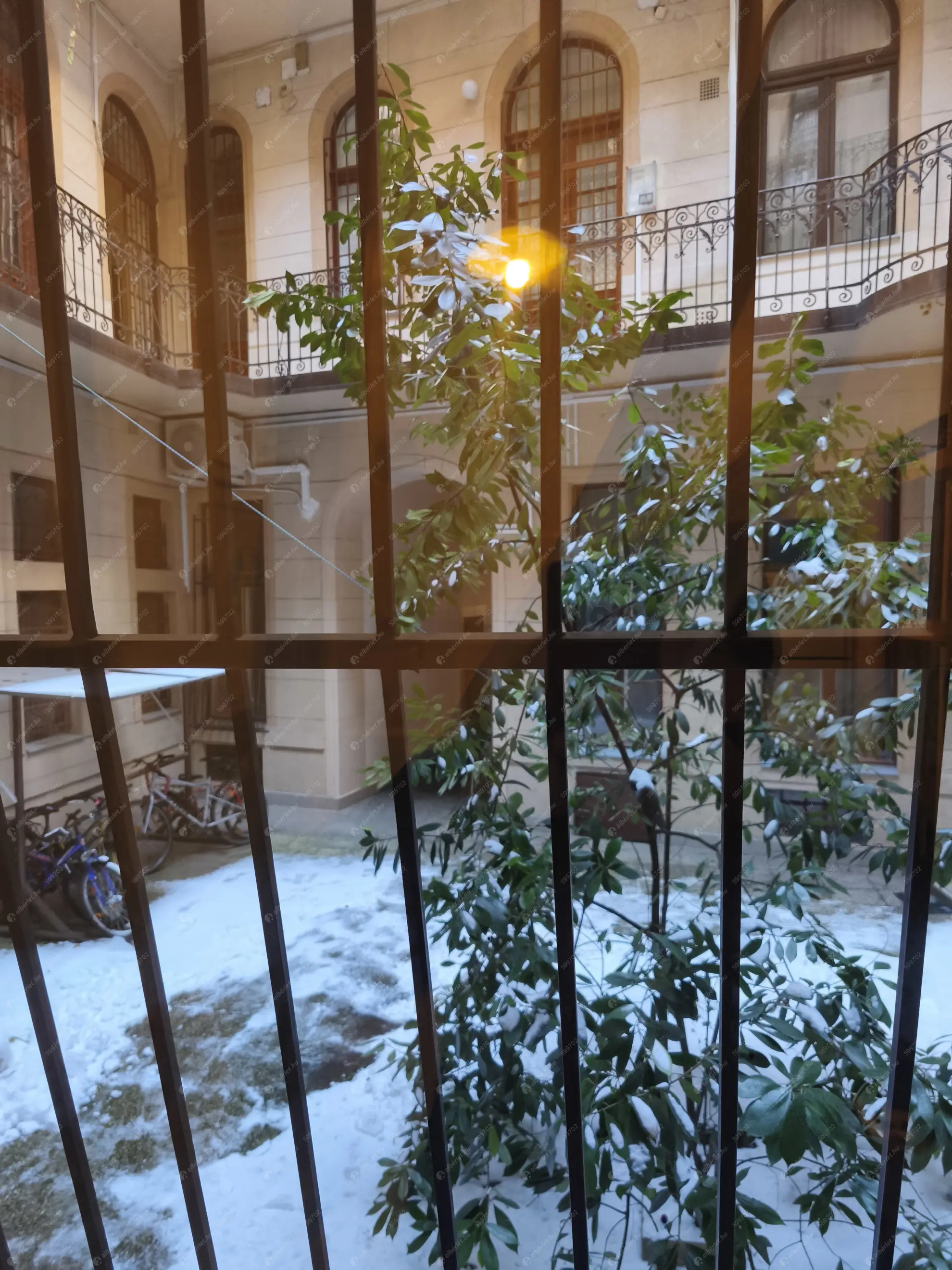 Kiadó albérlet 180000 Ft/hó áron: Budapest, VIII. kerület  Horváth Mihály tér. Mérete: 35 nm, 1 szobás | Alberlet.hu - 6633136