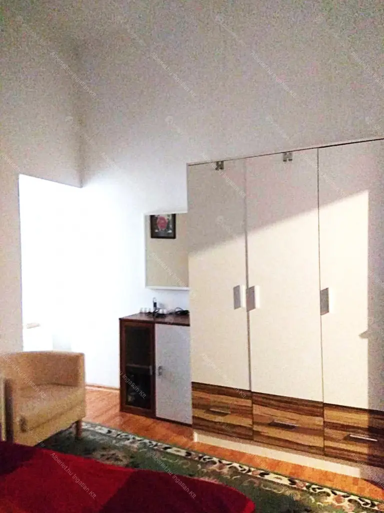 Kiadó albérlet 180000 Ft/hó áron: Budapest, VIII. kerület  Horváth Mihály tér. Mérete: 35 nm, 1 szobás | Alberlet.hu - 6645802