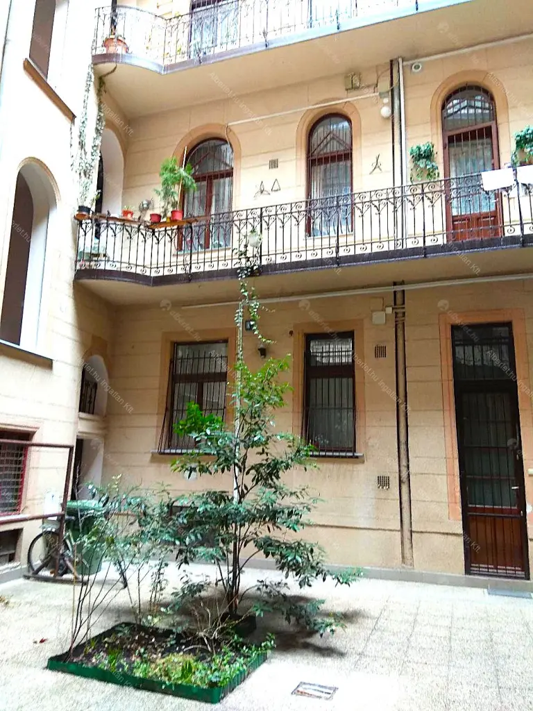 Kiadó albérlet 180000 Ft/hó áron: Budapest, VIII. kerület  Horváth Mihály tér. Mérete: 35 nm, 1 szobás | Alberlet.hu - 6645805