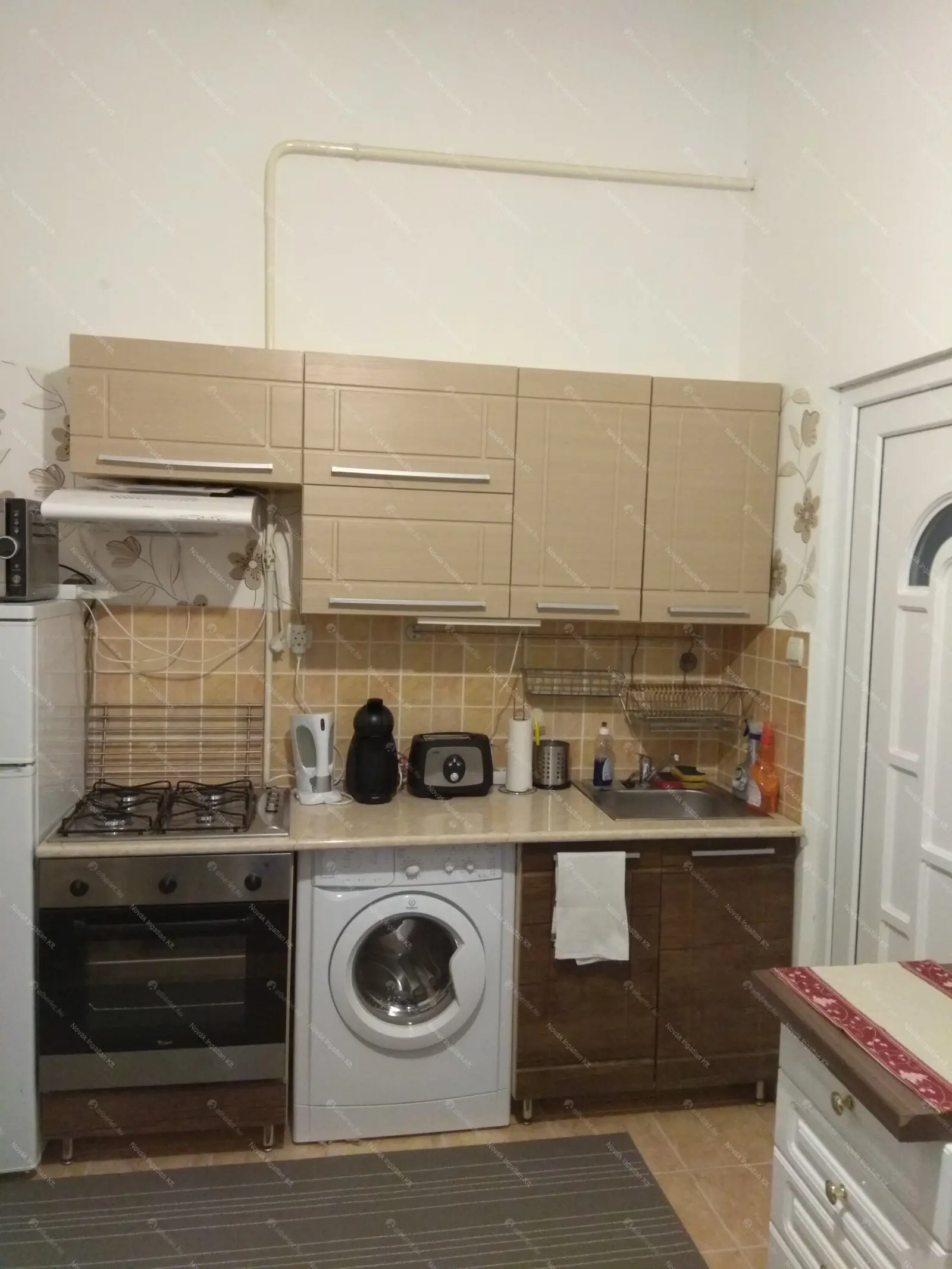 Kiadó albérlet 190000 Ft/hó áron: Budapest, VIII. kerület  Horváth Mihály tér. Mérete: 35 nm, 1 szobás | Alberlet.hu - 6672246