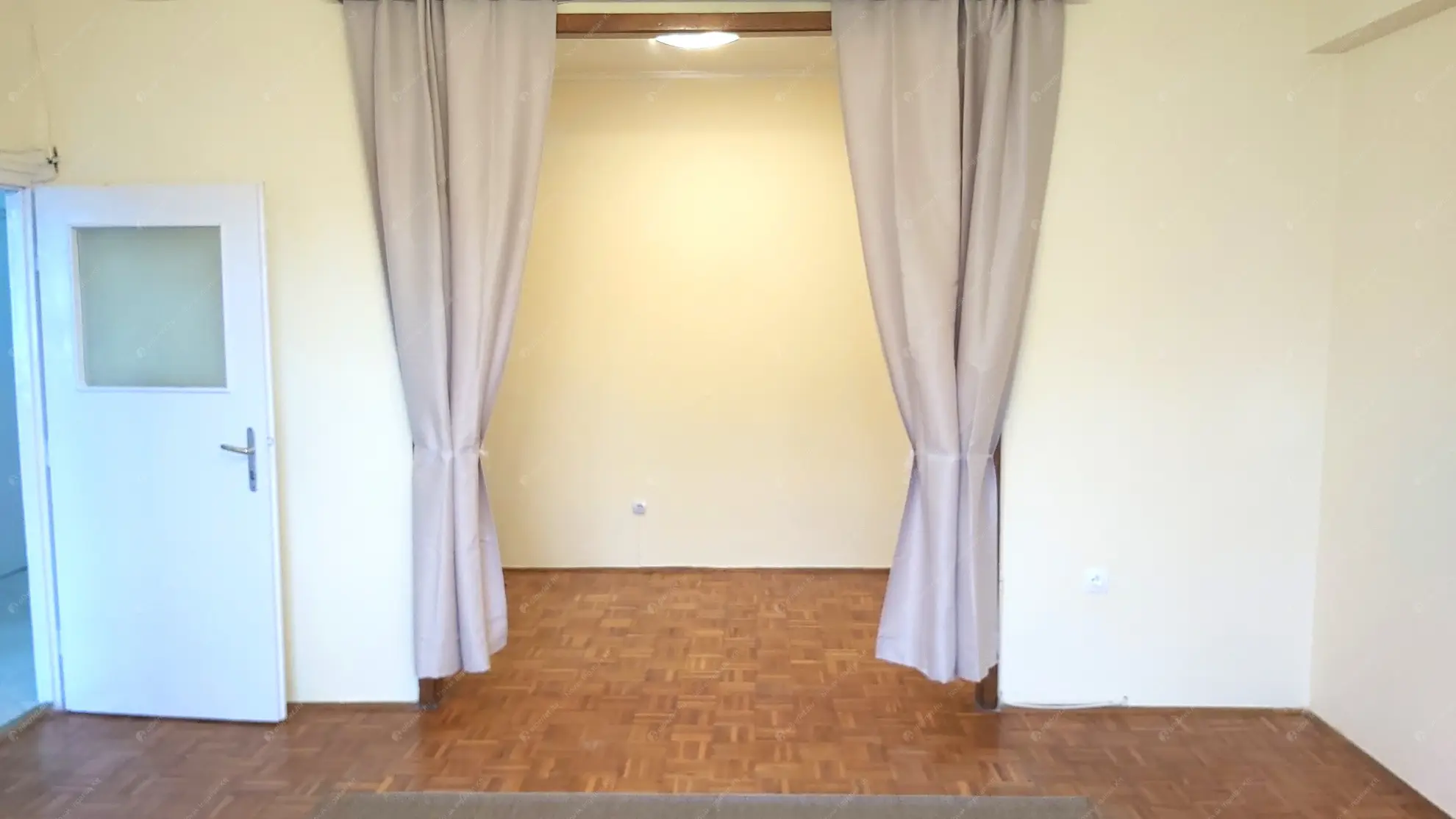 Kiadó albérlet 250000 Ft/hó áron: Budapest, VIII. kerület  Horváth Mihály tér. Mérete: 54 nm, 2 szobás | Alberlet.hu - 6604480