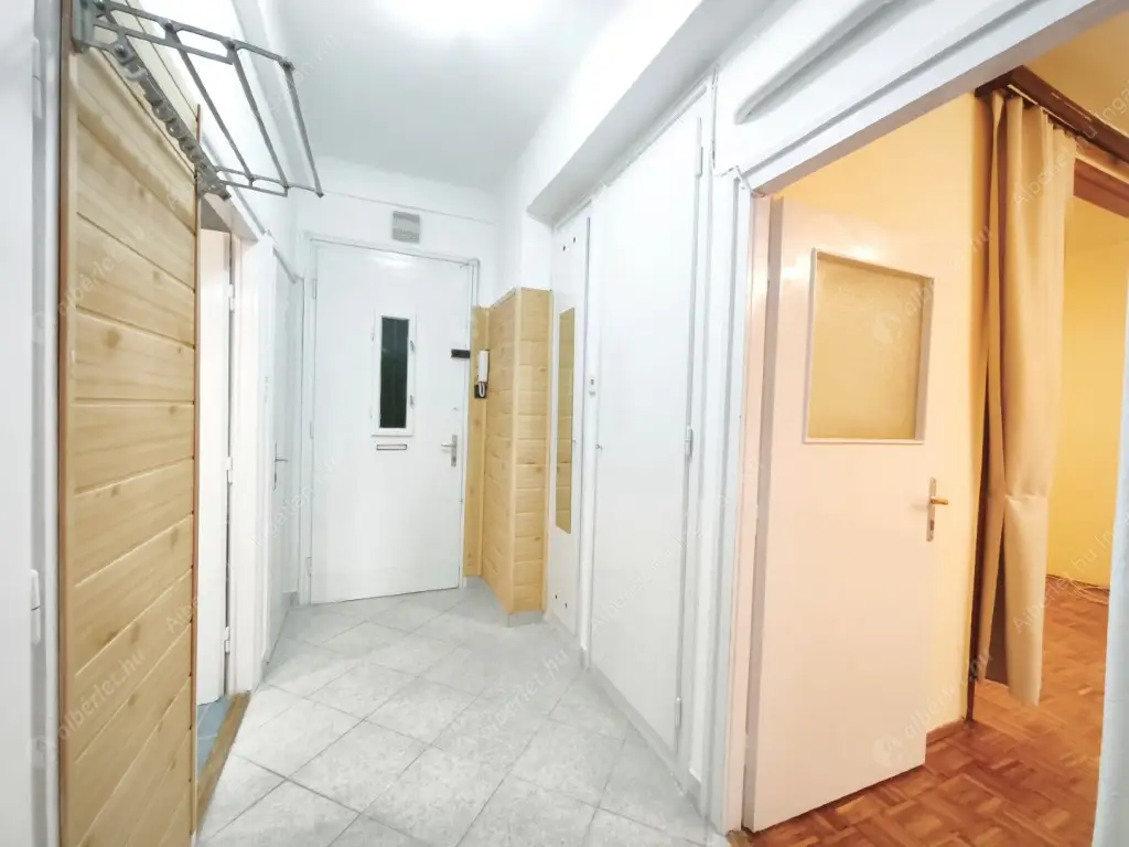 Kiadó albérlet 240000 Ft/hó áron: Budapest, VIII. kerület  Horváth Mihály tér. Mérete: 54 nm, 1 szobás | Alberlet.hu - 6633234