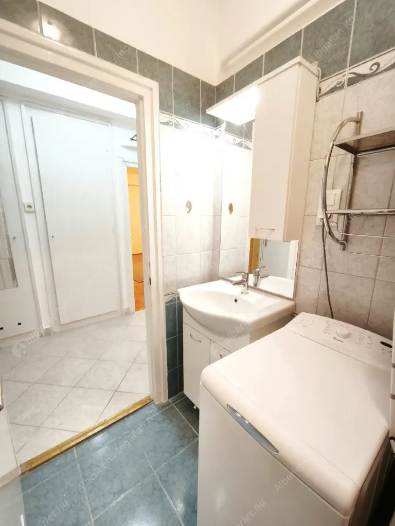 Kiadó albérlet 240000 Ft/hó áron: Budapest, VIII. kerület  Horváth Mihály tér. Mérete: 54 nm, 1 szobás | Alberlet.hu - 6633252