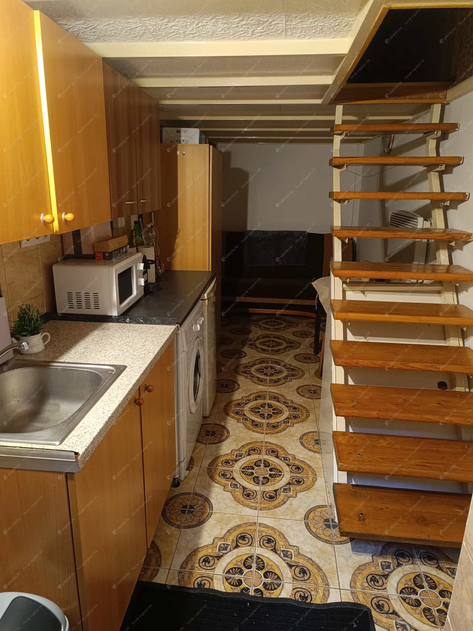 Kiadó albérlet 200000 Ft/hó áron: Budapest, VIII. kerület  II. János Pál pápa tér. Mérete: 22 nm, 1 szobás | Alberlet.hu - 6639601