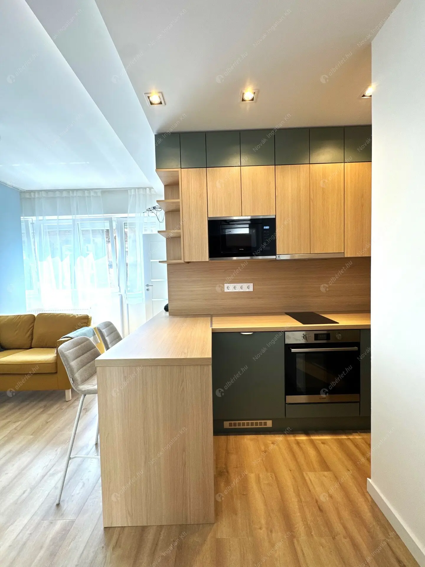 Kiadó albérlet 250000 Ft/hó áron: Budapest, VIII. kerület  II. János Pál pápa tér. Mérete: 30 nm, 1 szobás | Alberlet.hu - 6479368