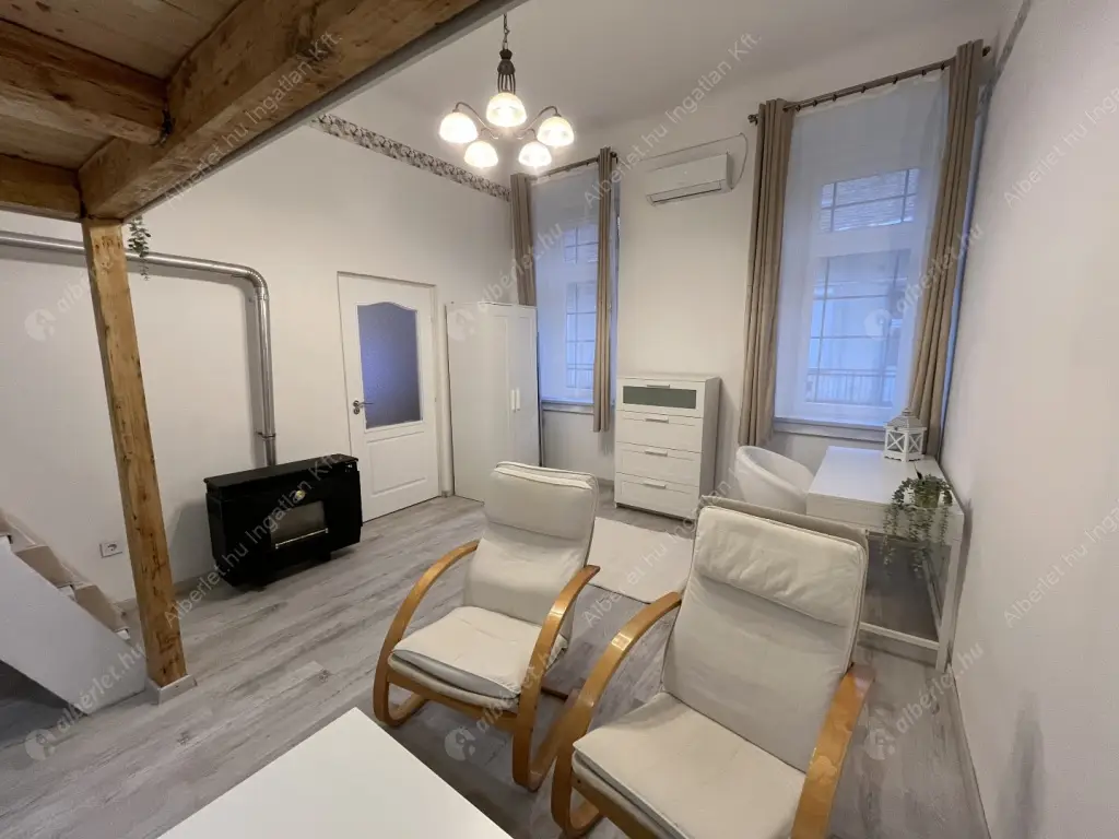 Kiadó albérlet 215000 Ft/hó áron: Budapest, VIII. kerület  II. János Pál pápa tér. Mérete: 32 nm, 1 szobás | Alberlet.hu - 6630634