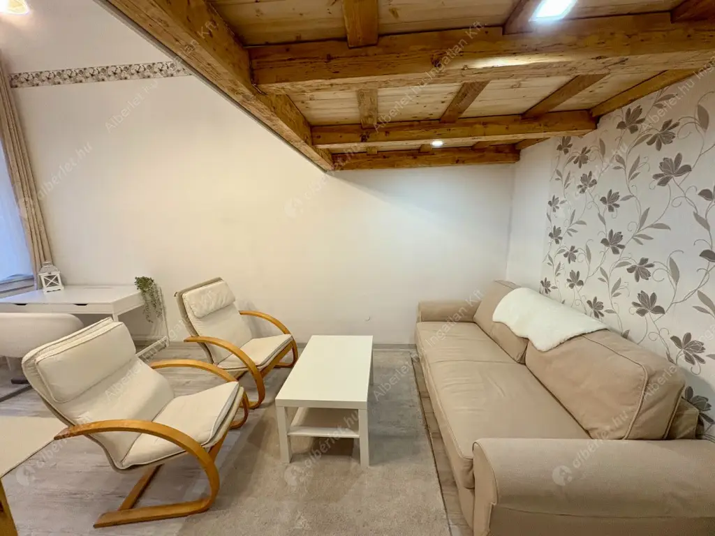 Kiadó albérlet 215000 Ft/hó áron: Budapest, VIII. kerület  II. János Pál pápa tér. Mérete: 32 nm, 1 szobás | Alberlet.hu - 6630636