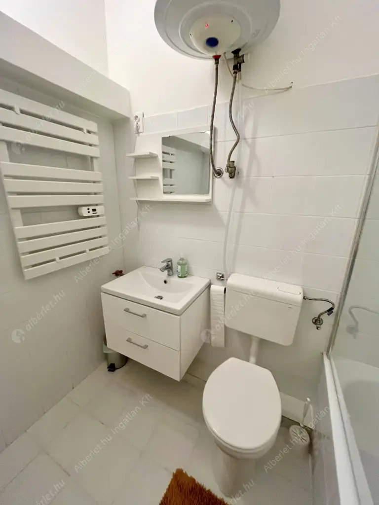 Kiadó albérlet 215000 Ft/hó áron: Budapest, VIII. kerület  II. János Pál pápa tér. Mérete: 32 nm, 1 szobás | Alberlet.hu - 6630642