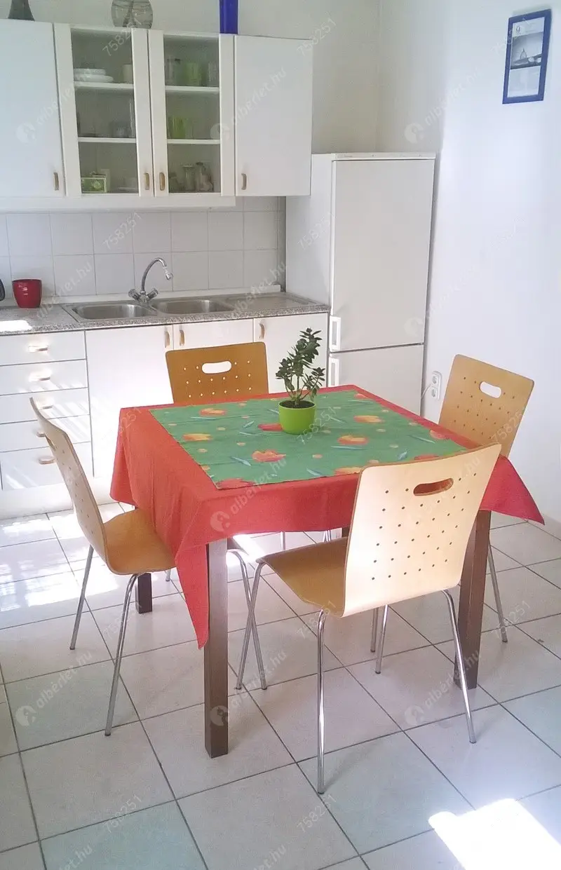 Kiadó albérlet 238000 Ft/hó áron: Budapest, VIII. kerület  II. János Pál pápa tér. Mérete: 45 nm, 1 szobás | Alberlet.hu - 6405800