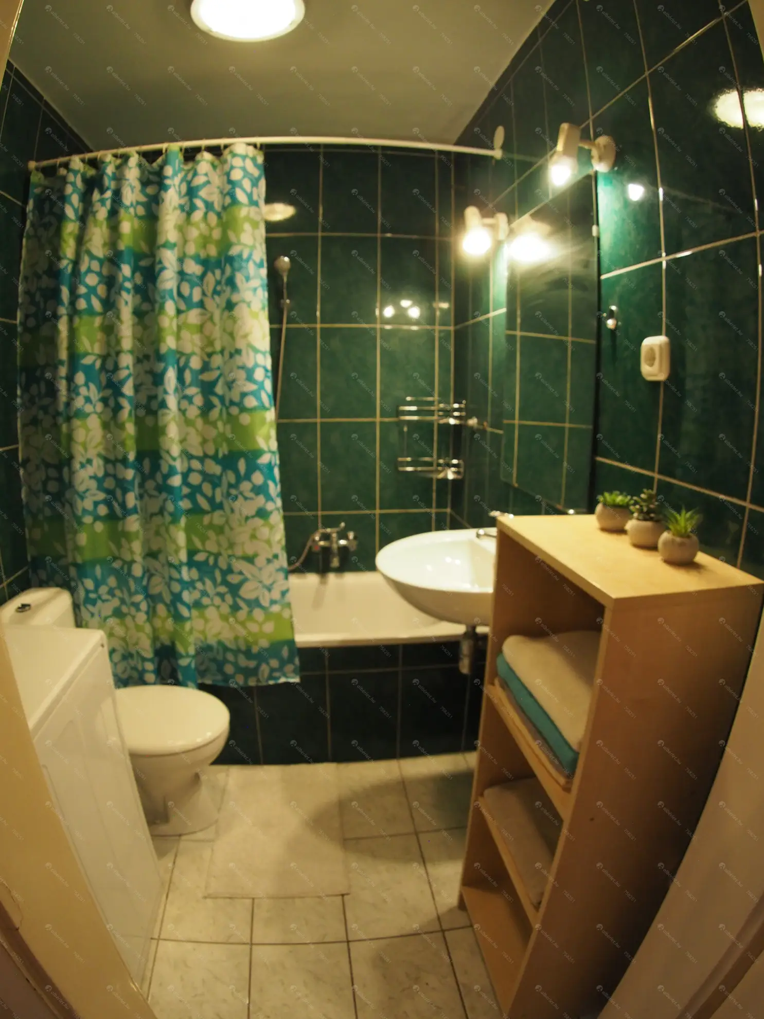 Kiadó albérlet 228000 Ft/hó áron: Budapest, VIII. kerület  II. János Pál pápa tér. Mérete: 45 nm, 1 szobás | Alberlet.hu - 6590778